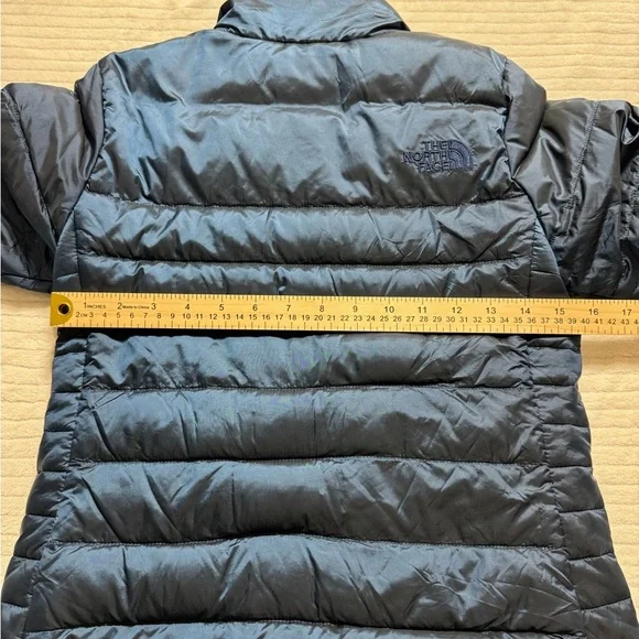 The North FaceSize:XS Women's Dark Blue Puffer Jacket - Picture 9 of 11